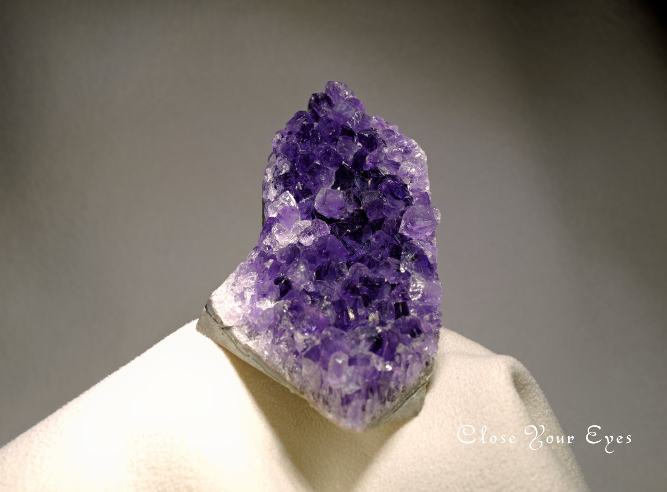 ウルグアイ産　高品質アメシストクラスター(底面カット)　１１