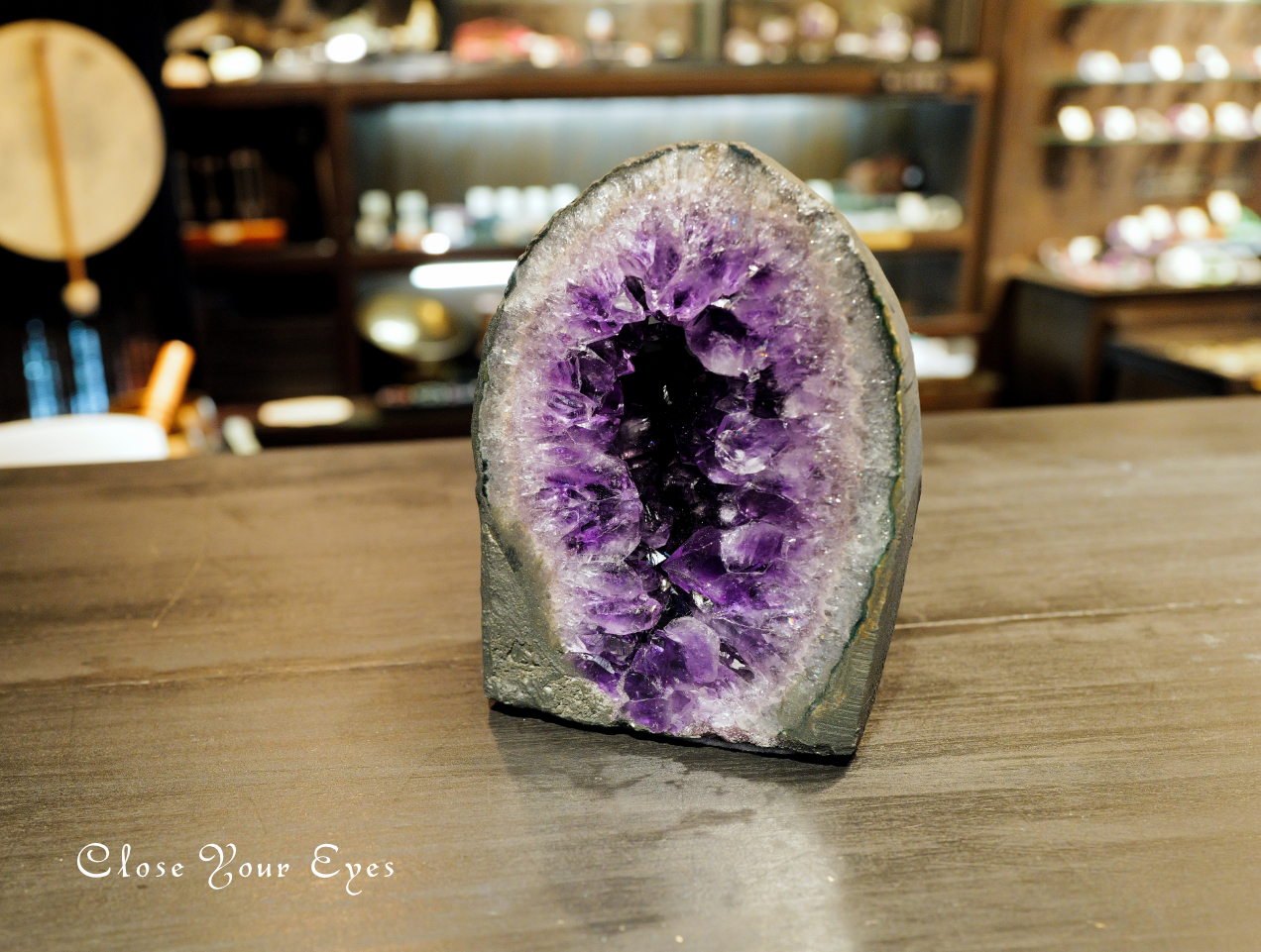 ウルグアイ産　高品質アメシストドーム　０３