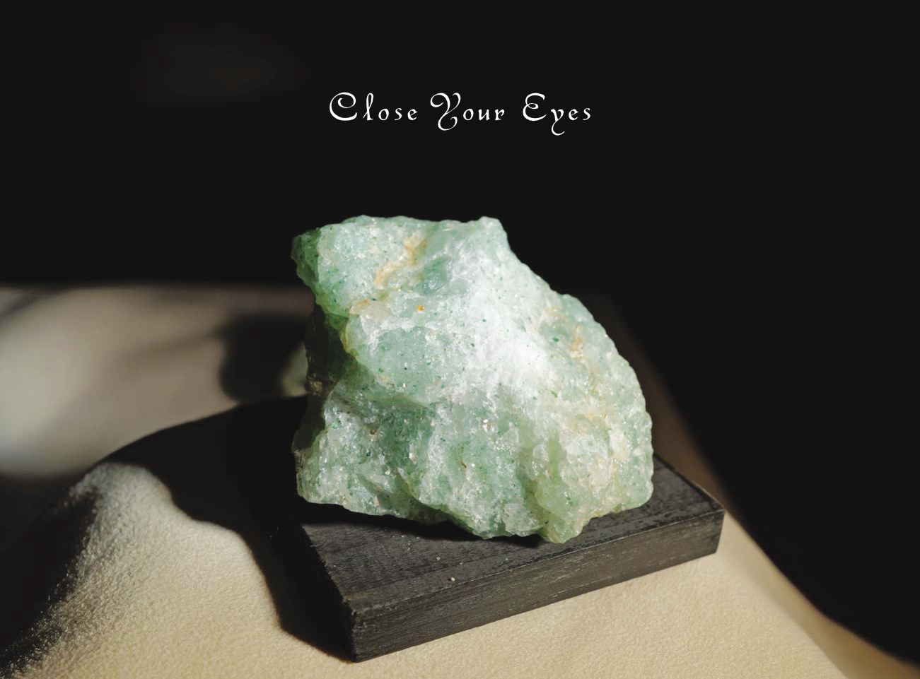 タンザニア産　グリーンクォーツァイト原石　０１