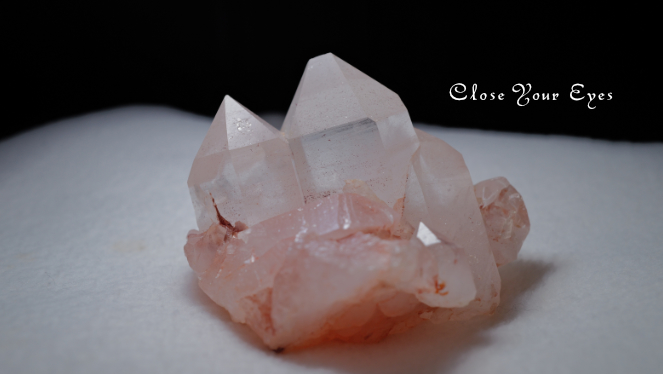 ヒマラヤ・クルバレー産水晶　１４（ファントム入り水晶）