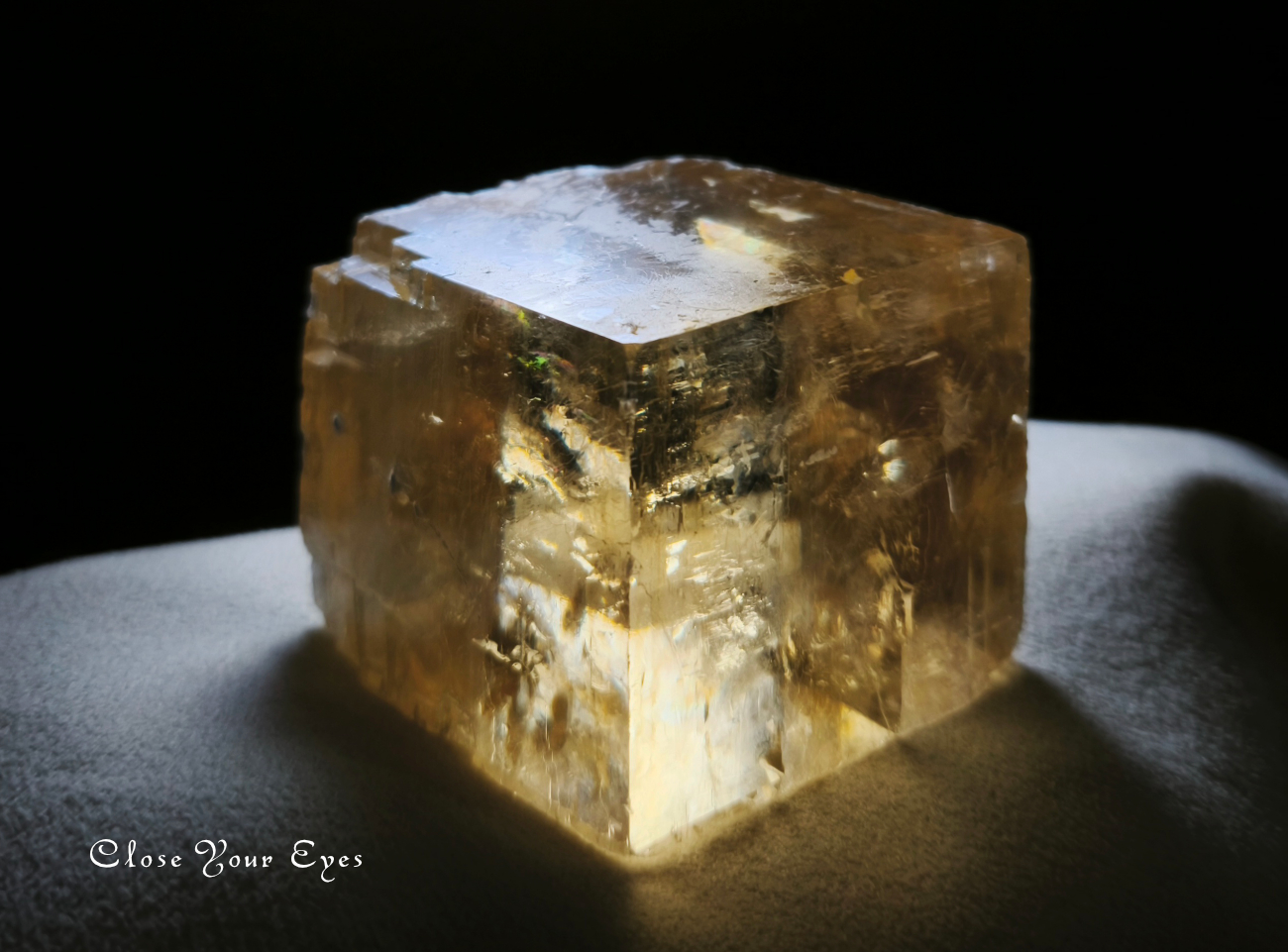 中国産　ゴールデンオプティカルカルサイト　０４