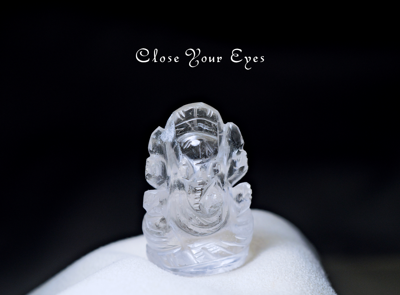 ガネーシュヒマール産水晶　彫り物　ガネーシャ像　０５