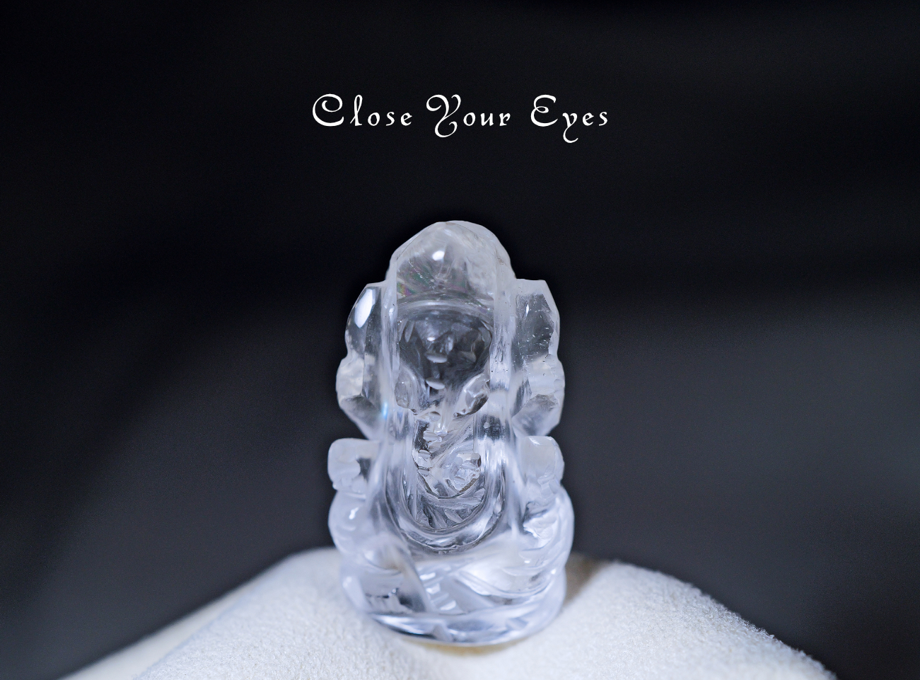 ガネーシュヒマール産水晶　彫り物　ガネーシャ像　０７