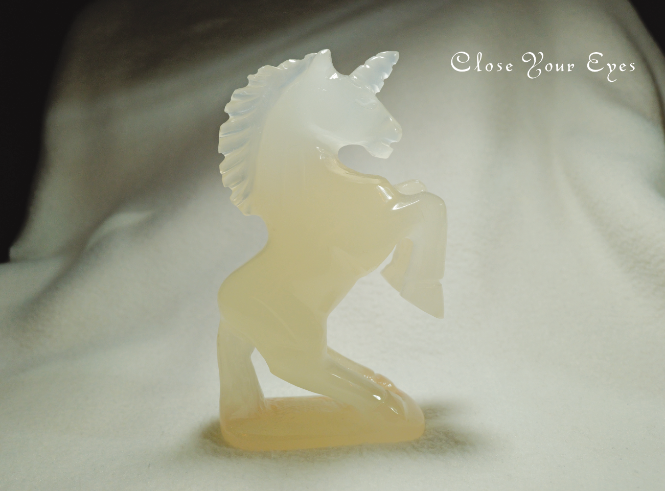 メノウ彫り物・ユニコーン 02 天然石パワーストーン 京都