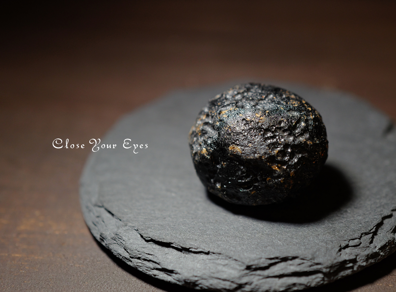 テクタイト原石　０３