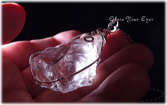 ブラシル・セラドカブラル産 レムリアンシードクリスタルの原石ペンダント ０３