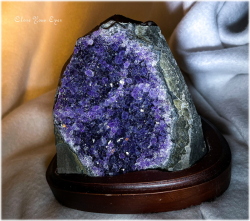 アメシストクラスター＆ドーム　台座付き　０３