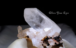 ヒマラヤ・マニカラン産水晶クラスター　６８