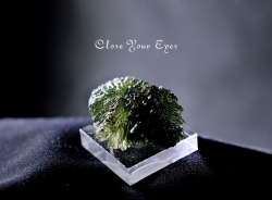 レアな石達　チェコ産　モルダヴァイト　０１