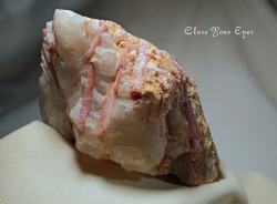 ピンクトルマリン原石　０１