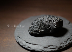 テクタイト原石　０４