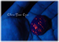 新発見　光る石『ユーパーライト』　０３