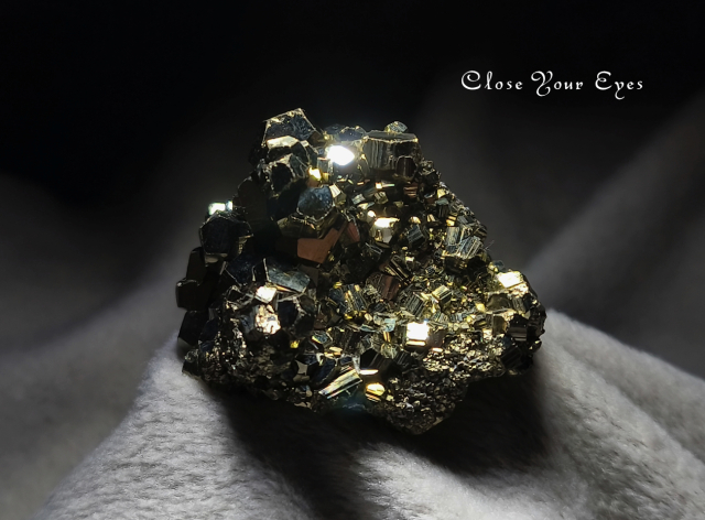 ペルー産　パイライト　０７