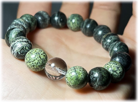 サーペンティン　蛇紋石