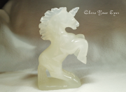 メノウ彫り物・ユニコーン　０１