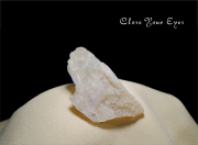 タンザニア産　ホワイトラブラドライト原石　０４