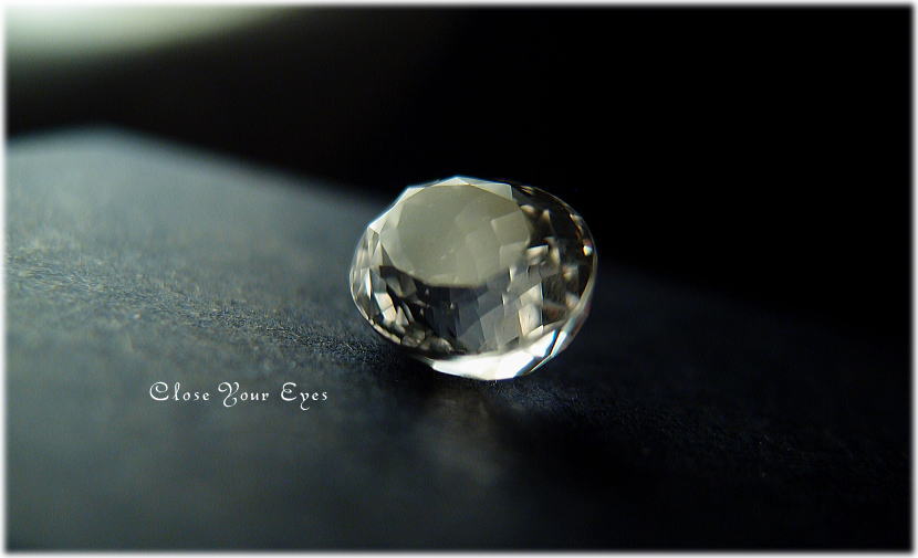 毎日ひとつ　月夜の魔法石　１１　クンツァイト