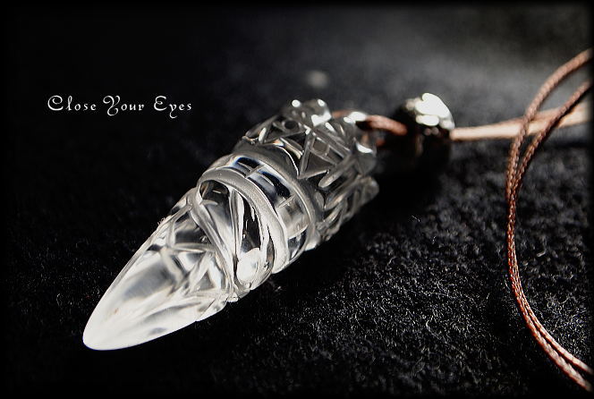 チベタン・プルパのクリスタルペンダント　Ｂ