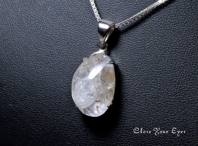 レアな石達　希少・レインボーフェナカイト　シルバーペンダント