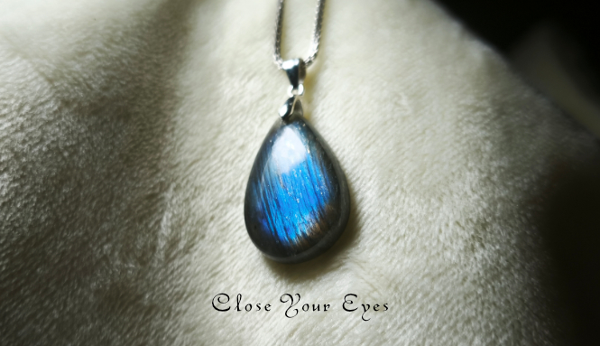 シルバーペンダント　ラブラドライト　１２１