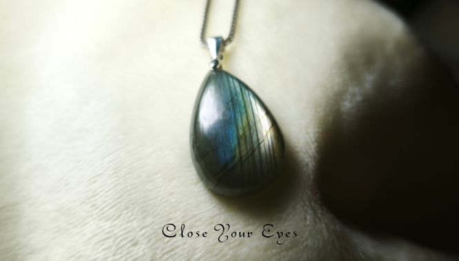 シルバーペンダント　ラブラドライト　１２２