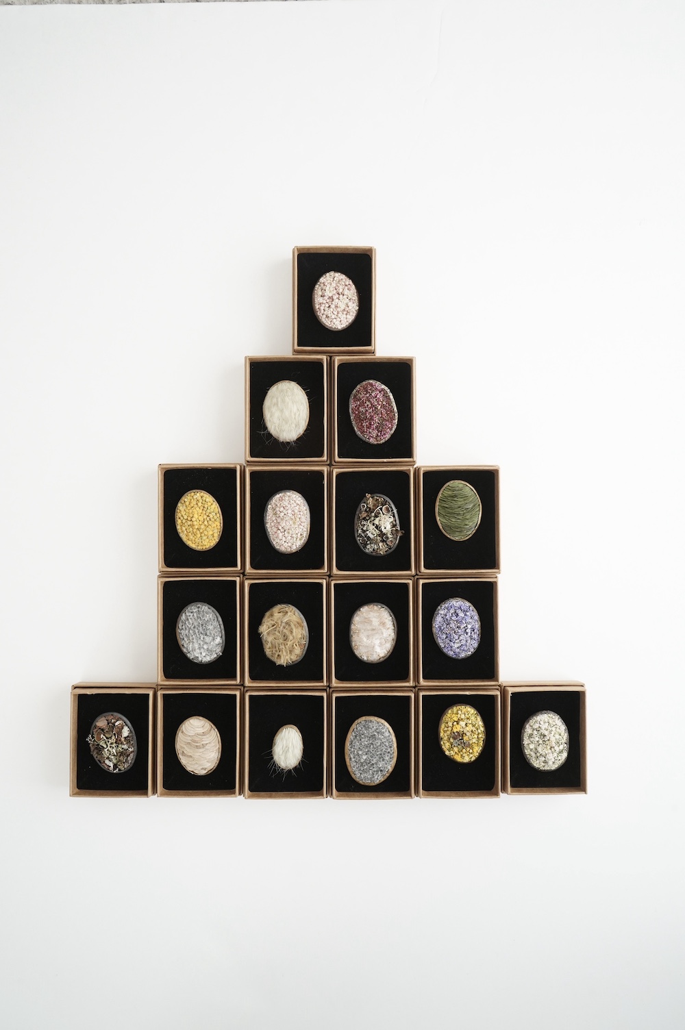 西別府久幸　　「はいいろオオカミ＋花屋西別府商店」 nishibeppuhisayuki (@hisayukinishibeppu) • Instagram photos