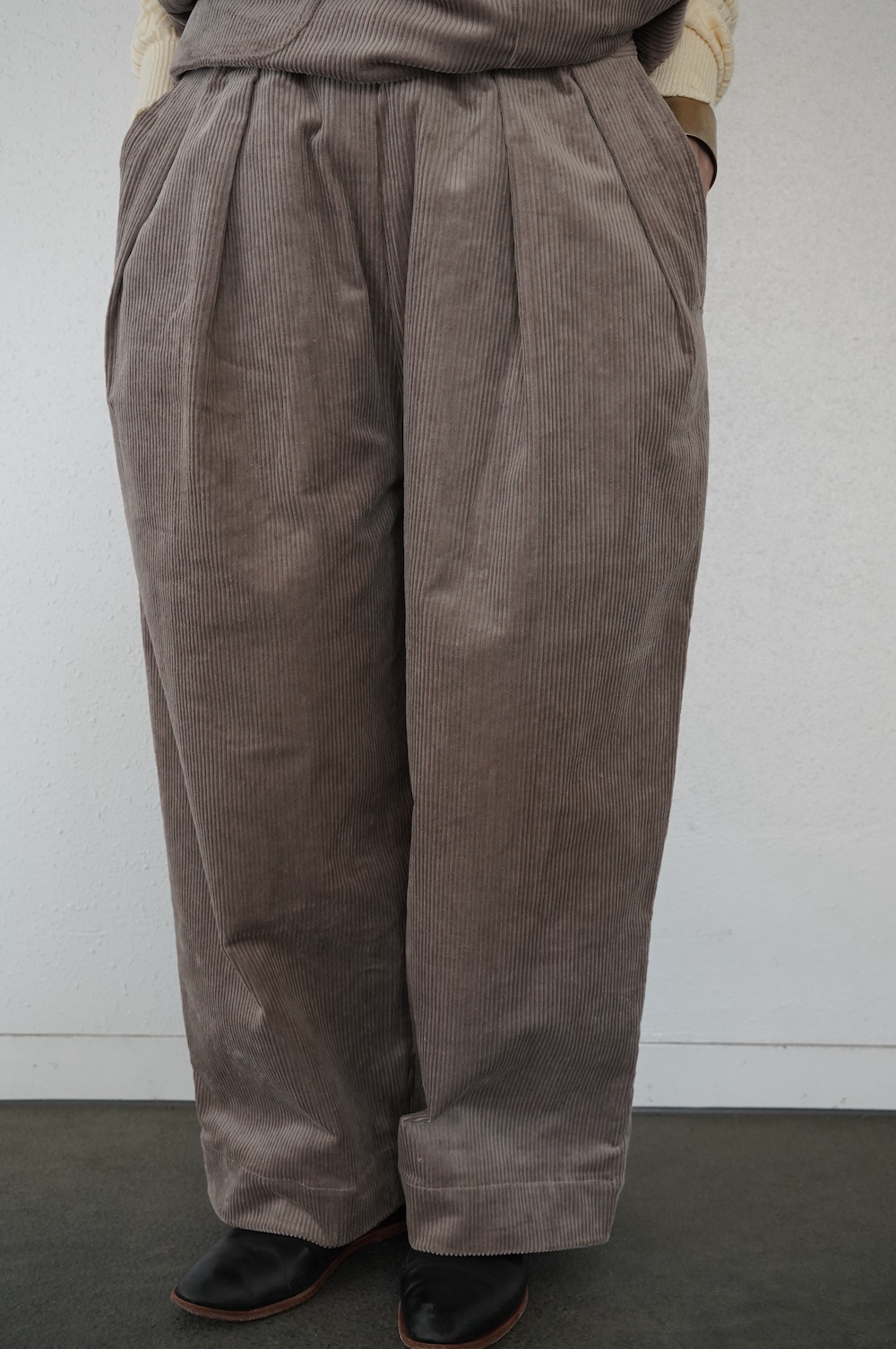 ARTE POVERA コーデュロイ 2タックイージーパンツ annabelle