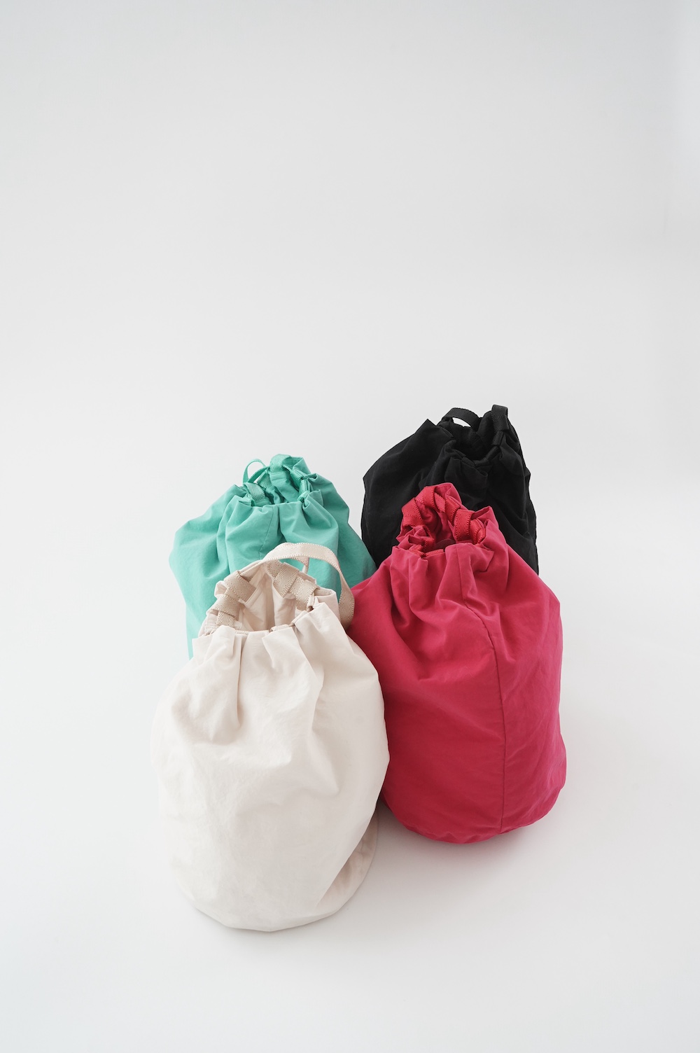 DDUD　ナイロンタッサー巾着バッグ