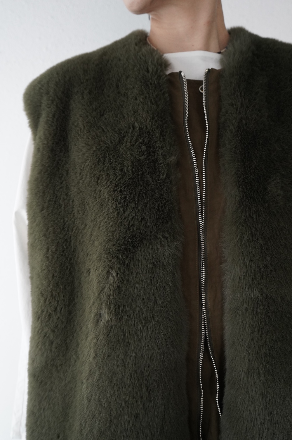 ALWEL　フェイクファーリバーシブルベスト