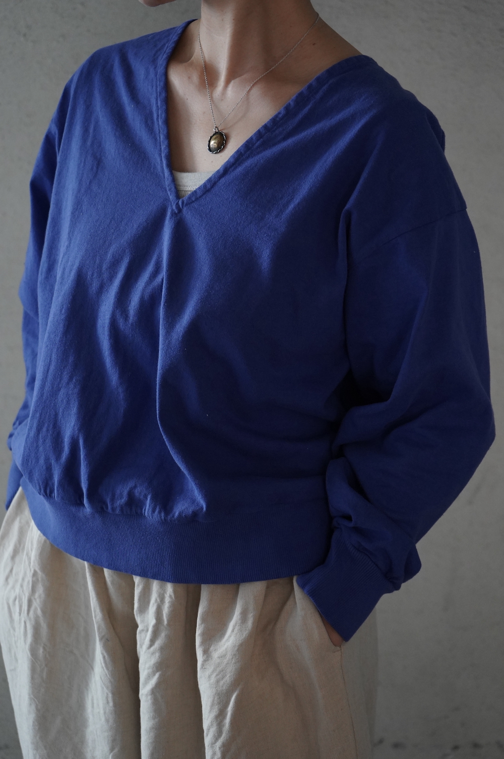 ARTE POVERA ムラ糸天竺Vネックプルオーバー annabelle