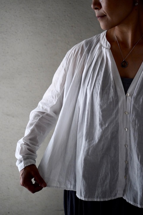 Khadi and Co. ライトカディブラウス〈 SARA 〉