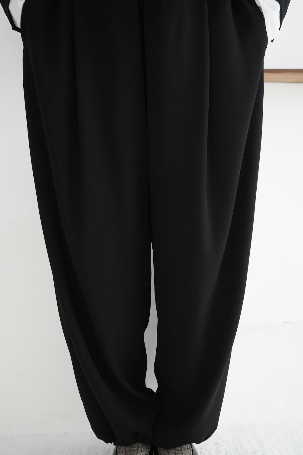 NO CONTROL AIR フォーマルダブルクロス裾絞りパンツ2026 annabelle