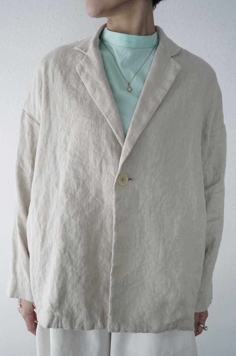 TRAVAIL MANUEL フード付きベージュジャケット