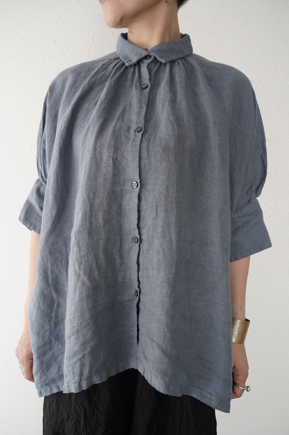 Honnete 姉妹伴2026 薄手Irish Linen Halfsleeves Gather blouse