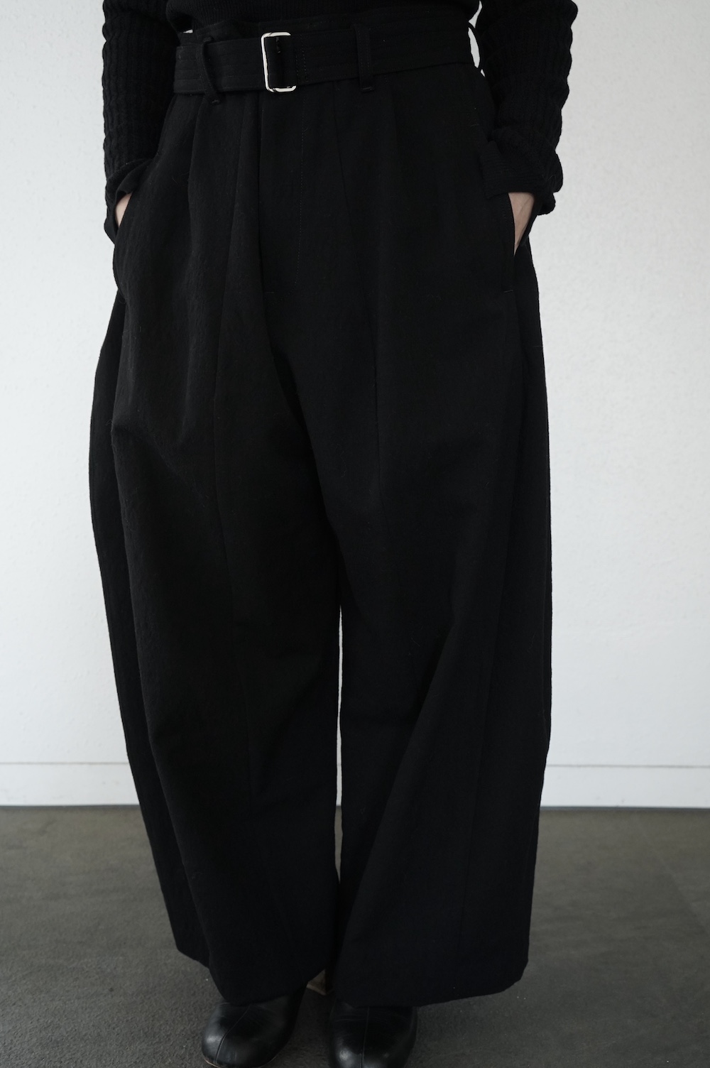 NATIVE VILLAGE ”NO,14/view”　ロングダーツパンツ
