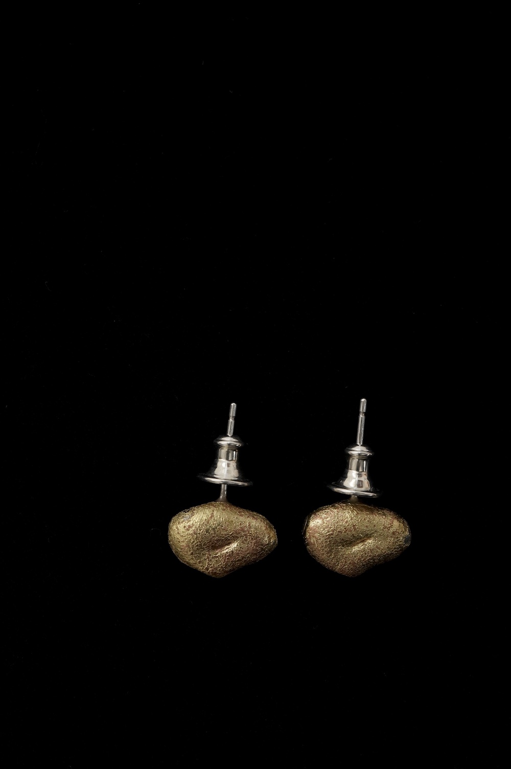en,  little eyes/小石のピアス