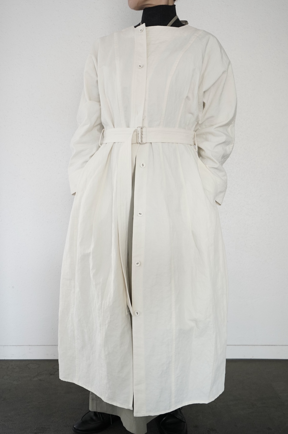 white antique様 NATIVE VILLAGE ”NO,6/serenity:静謐 ” ダーツドレス annabelle