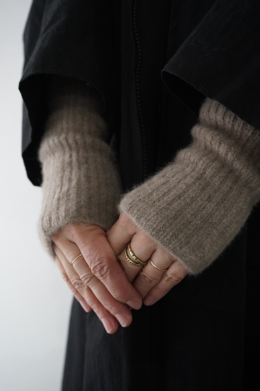 【新品未使用】ALPO FOXカシミヤアームウォーマー ALPO】FOXカシミヤアームウォーマー｜THE STORE by C' / ザ・ストア