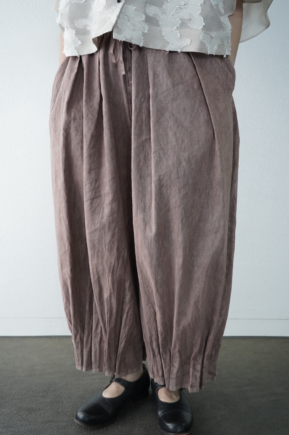 グレーのみ再入荷!!】FACTORY 綿麻プリーツパンツ annabelle