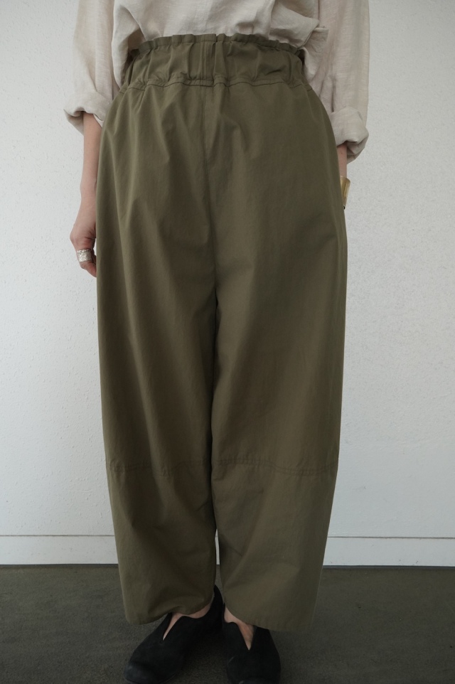 FIRMUM  コットンタイプライター膨潤洗い加工　切替テーパーパンツ