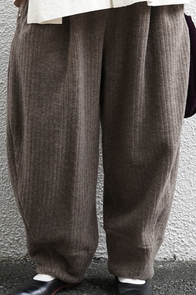 quitan  コーデュロイ風イージーパンツ