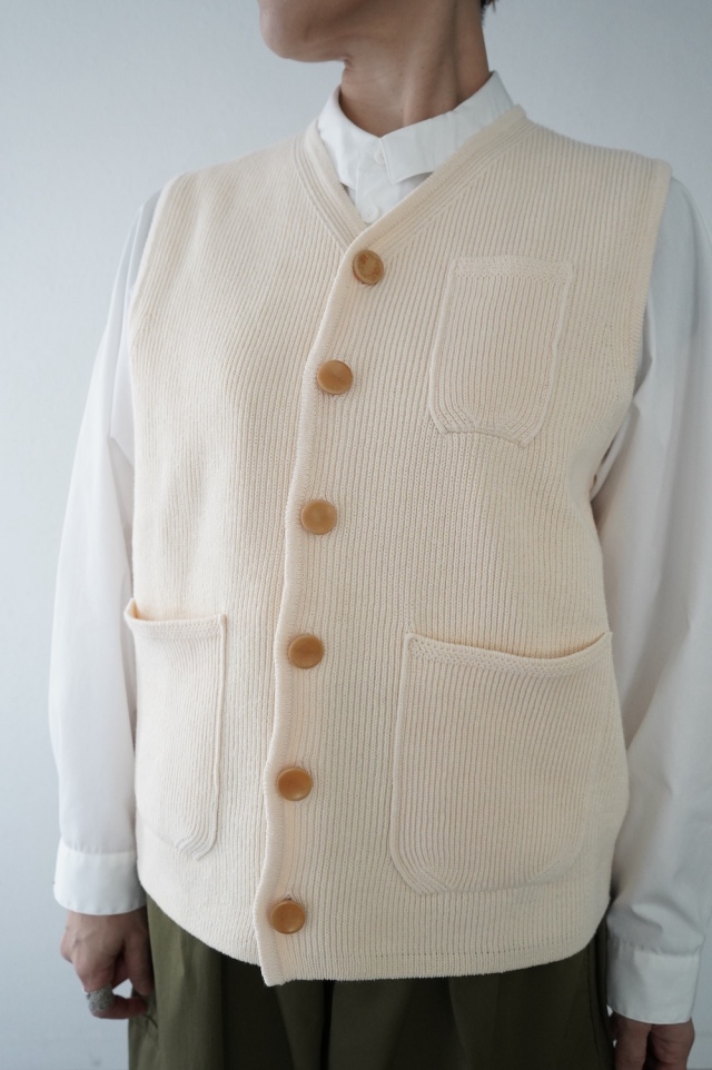 rennes — Aseedonclöud | Tea Garden Knit Vest in Beige