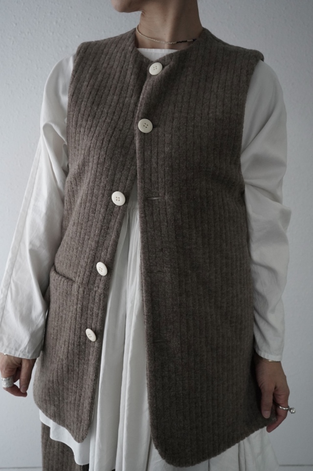 quitan  コーデュロイ風ベスト
