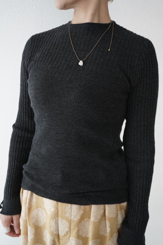 GASA* ”存在すること”　ニットプルオーバー(無地）