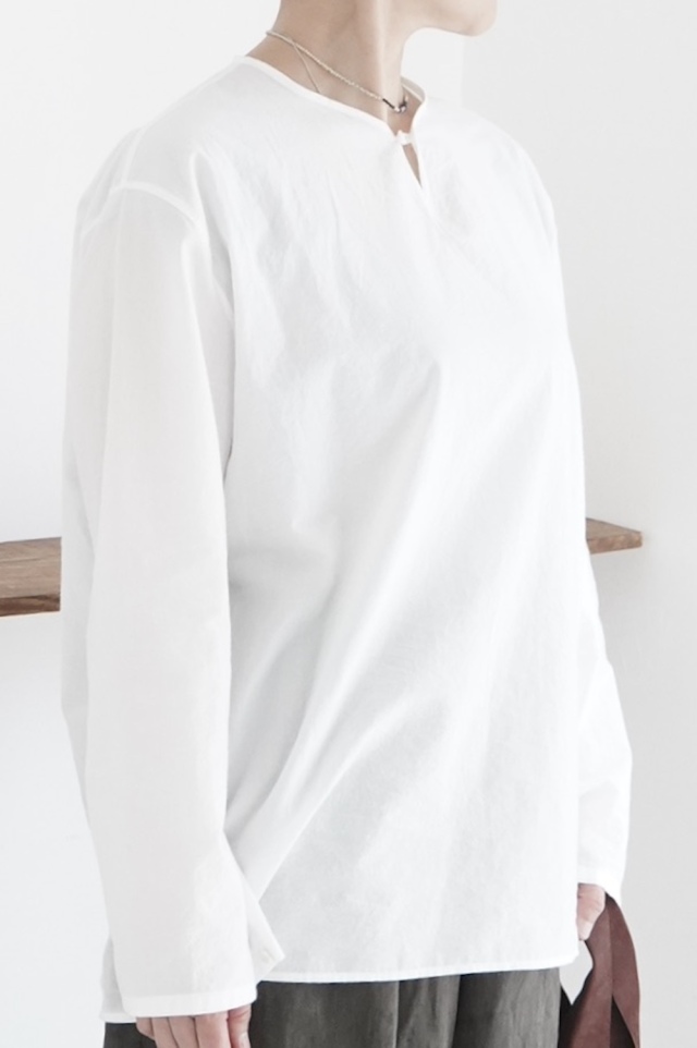 klause ヘンリーネックブラウス(コットン）