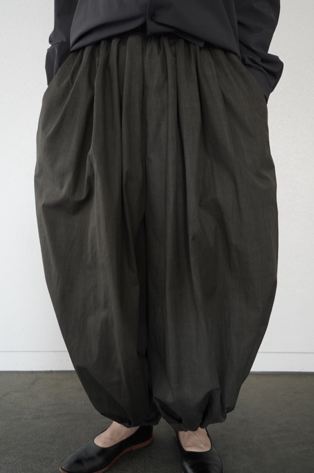 HAVERSACK  墨染めブロード　ギャザーパンツ