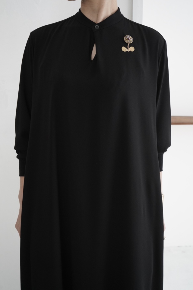 ゴーシュ　バックサテンブラックワンピース