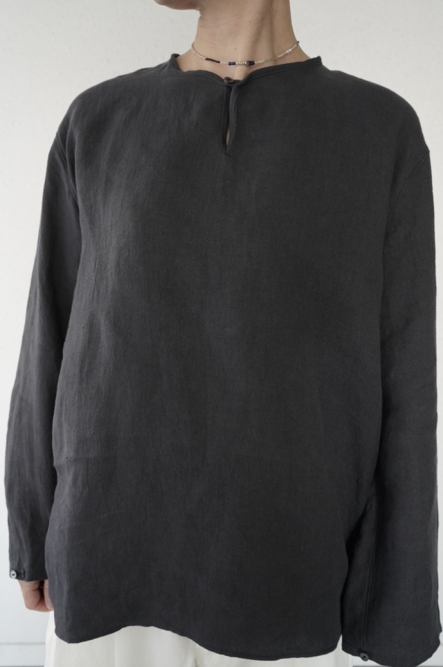 klause ヘンリーネックブラウス(天日干し綾織リネン）