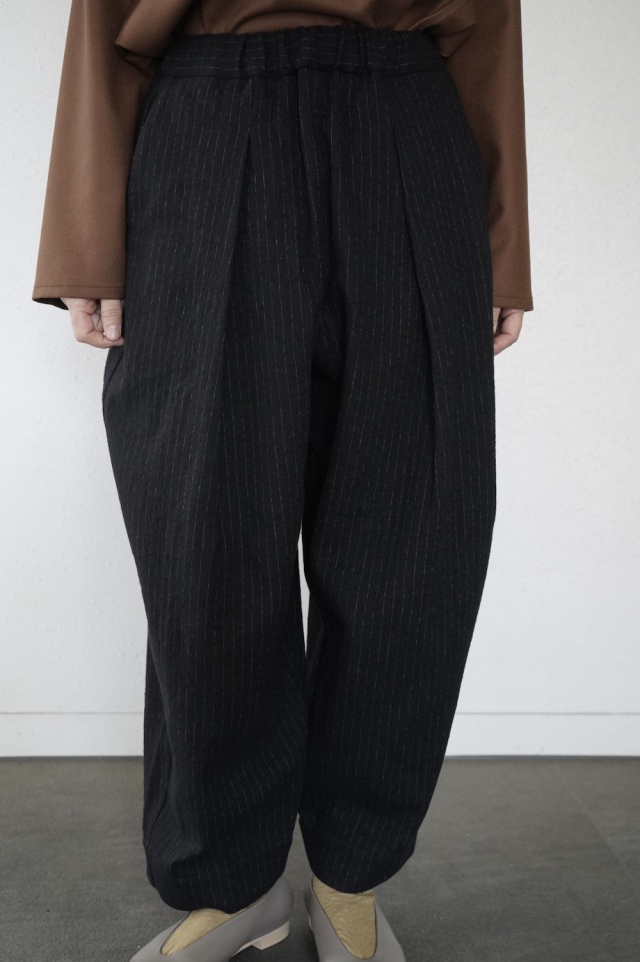 結-YUI- 縮絨コットンウールストライプ　ワイドタックイージーパンツ