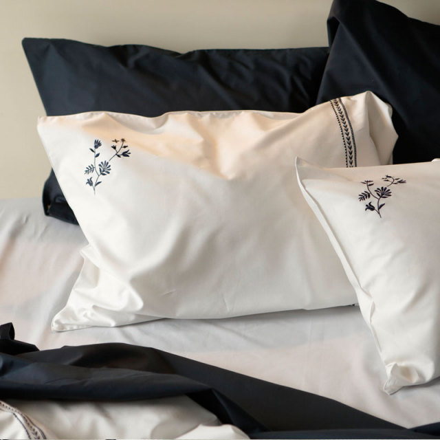 ソワレ　枕カバー